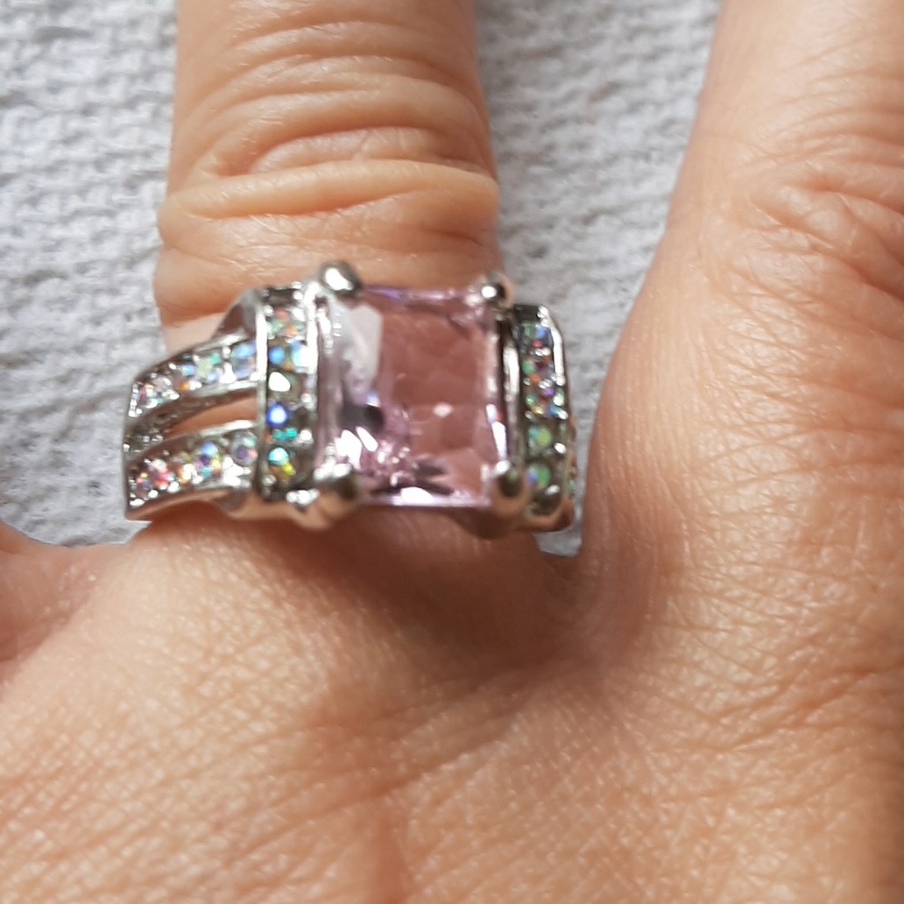 BEAUTIFUL pink stones ring size 10